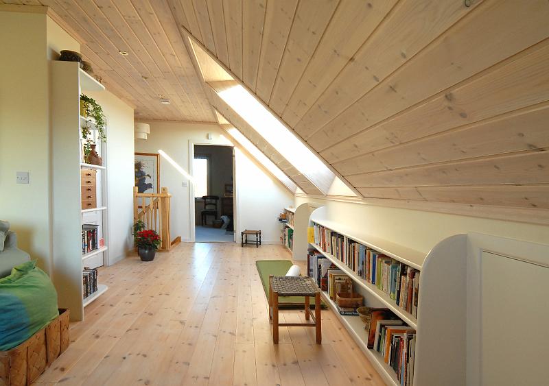 185 b081kg upstairs by m.hartman